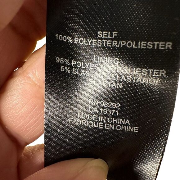 Tibi White Off Shoulder Lacy Eyelet Top
Size 4 small Florals - Picture 9 of 11